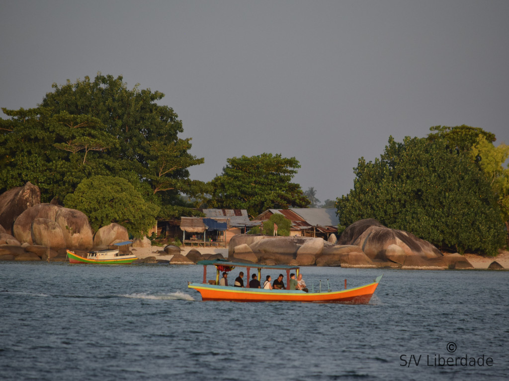 bateau traditionnel indonésien