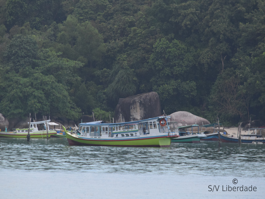 bateau traditionnel indonésien